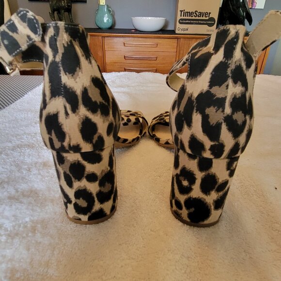 Old Navy Leopard Print 3"High Block Heel Sandals | Womens 8 | Fits Size 9 NWOT - Picture 6 of 8